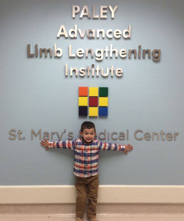 行走不再是梦想：Paley医生如何通过高难度肢体延长术，为Sylvie改写人生