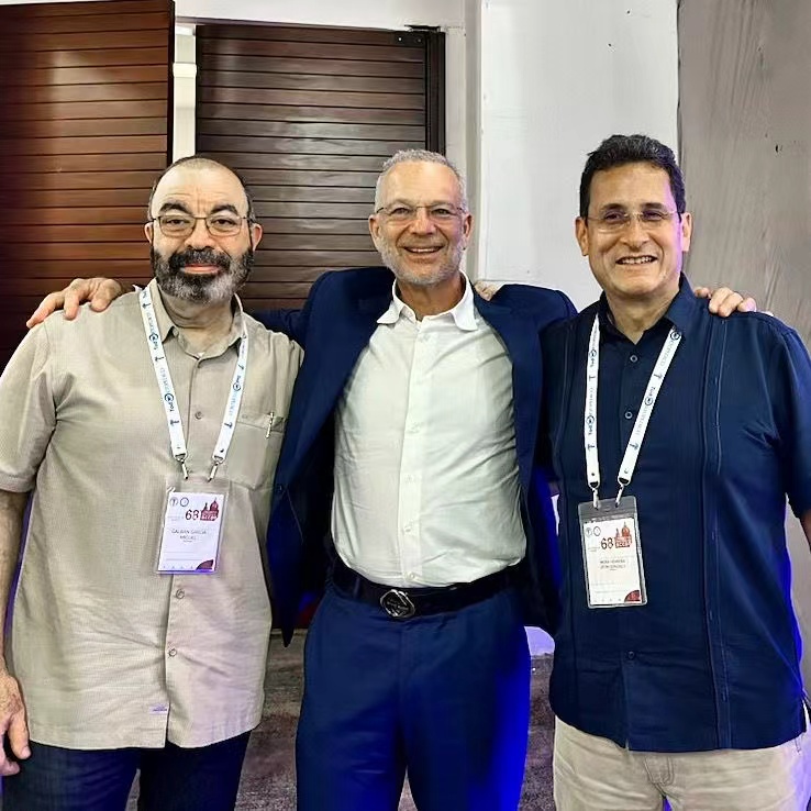 跨越国界的骨科力量：Paley 博士与 Galb&aacute;n 博士、Mora 博士的协作故事