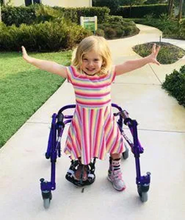 paley研究院为双侧胫骨半肢畸形患儿成功实施系列重建手术