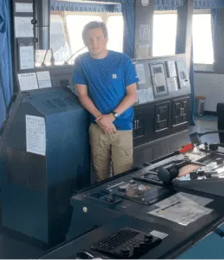 从手术到远航：paley研究院的股胫骨延长术如何助力一位学员实现航海梦